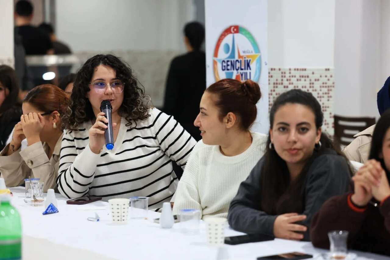 Muğla Valisi Dr. İdris Akbıyık Köyceğiz’de Gençlerle Buluştu 3